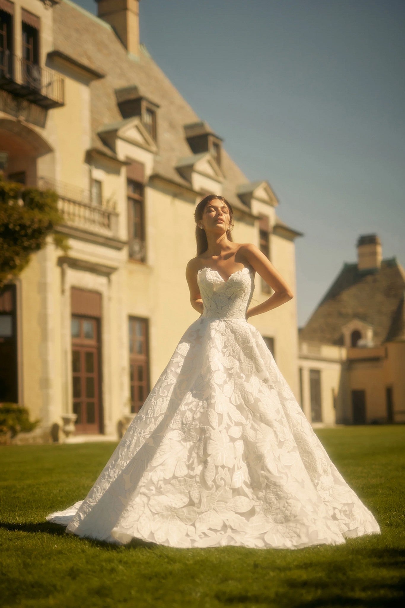 ARAMEH : Luxe Elegance -Bridal Wedding Dress