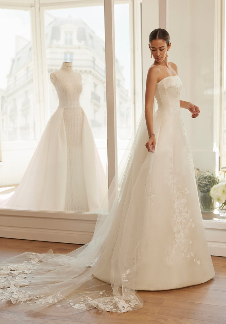 Designer luxury wedding dress from Rosa Clara Couture 2024 Spring summer, an elegant silk wedding dress with tulle Watteau train