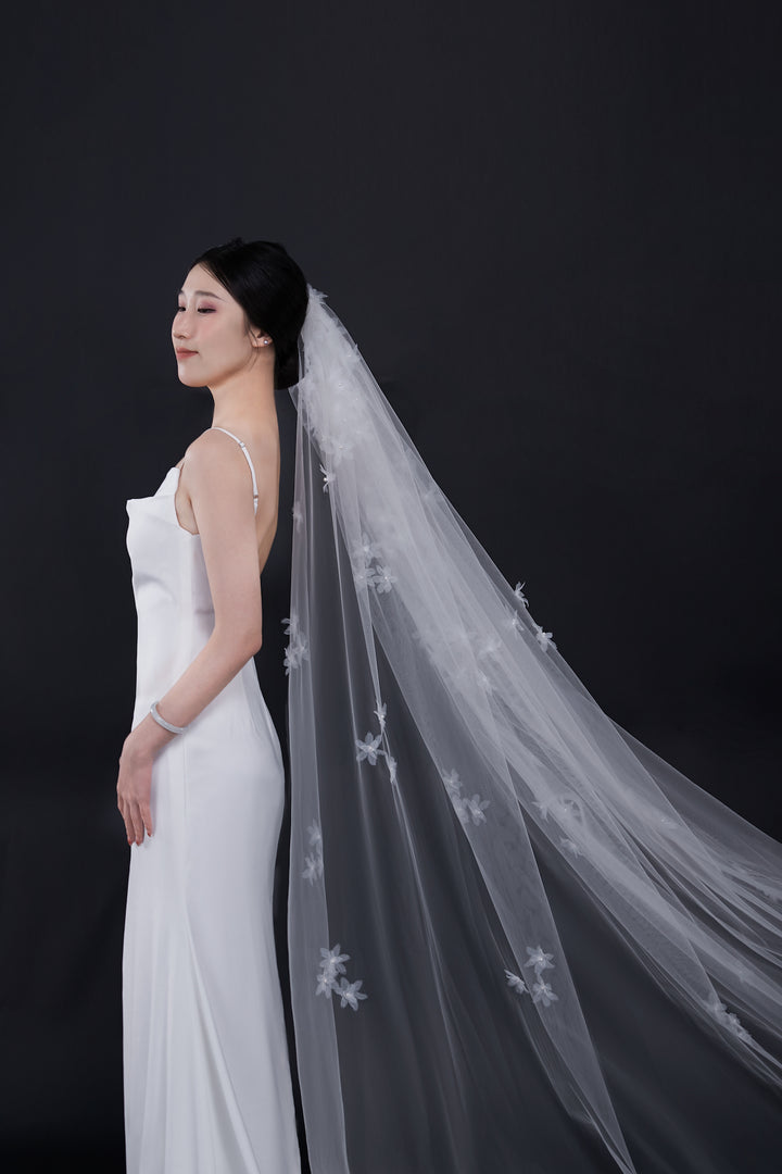 Hand made 3D flower long wedding veil